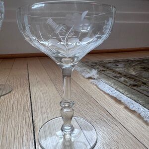 8 pieces vintage etched champagne glasses.